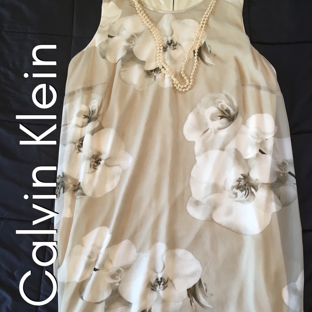 🌷🎉HP 4/24🎉EUC CK floral dress🌷